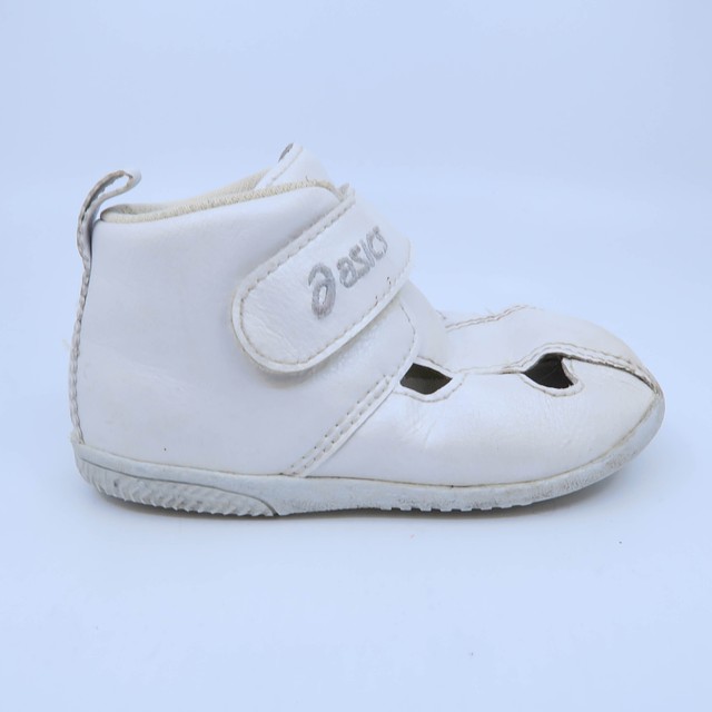 Asics White Shoes 5T 