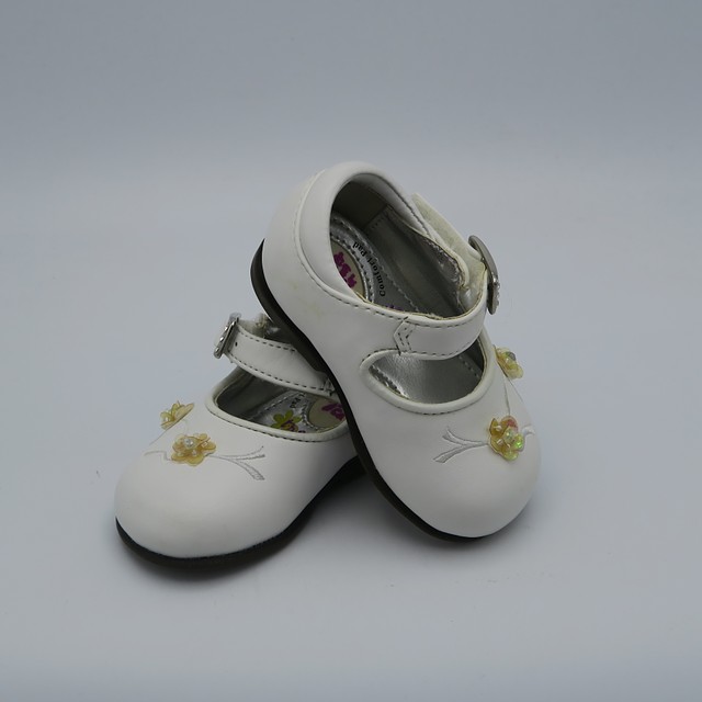 Buster Brown White Shoes 2 Infant 