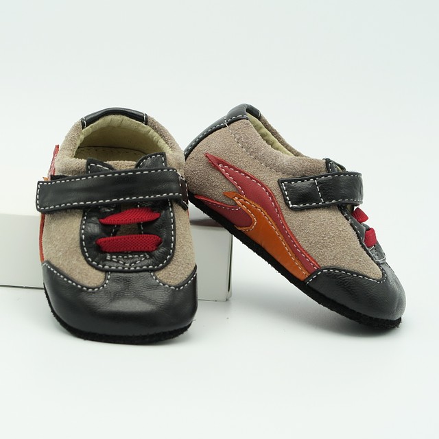 Smaller by See Kai Run Tan/Black/Red/Orange Sneakers 0-6 Months 