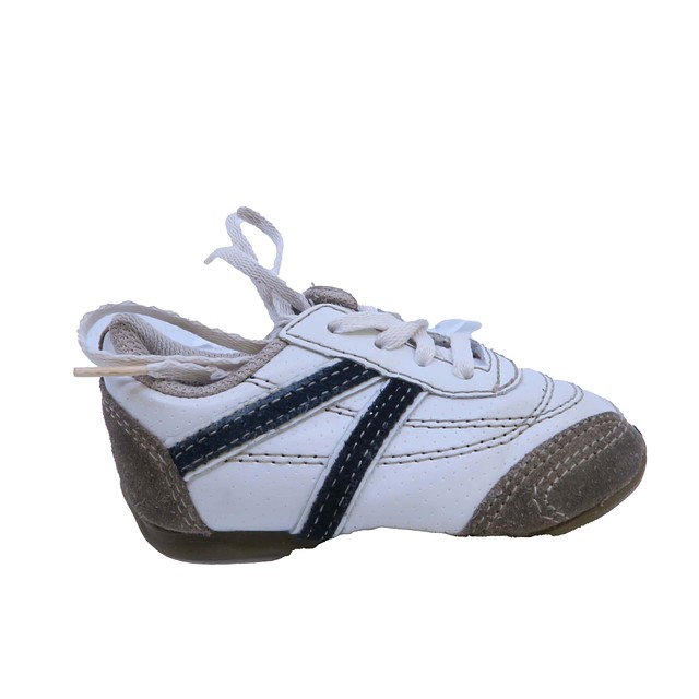 Teeny Toes Ivory | Black Sneakers 4 Infant 
