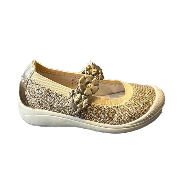 Stride Rite Gold Shoes 6 Wide 